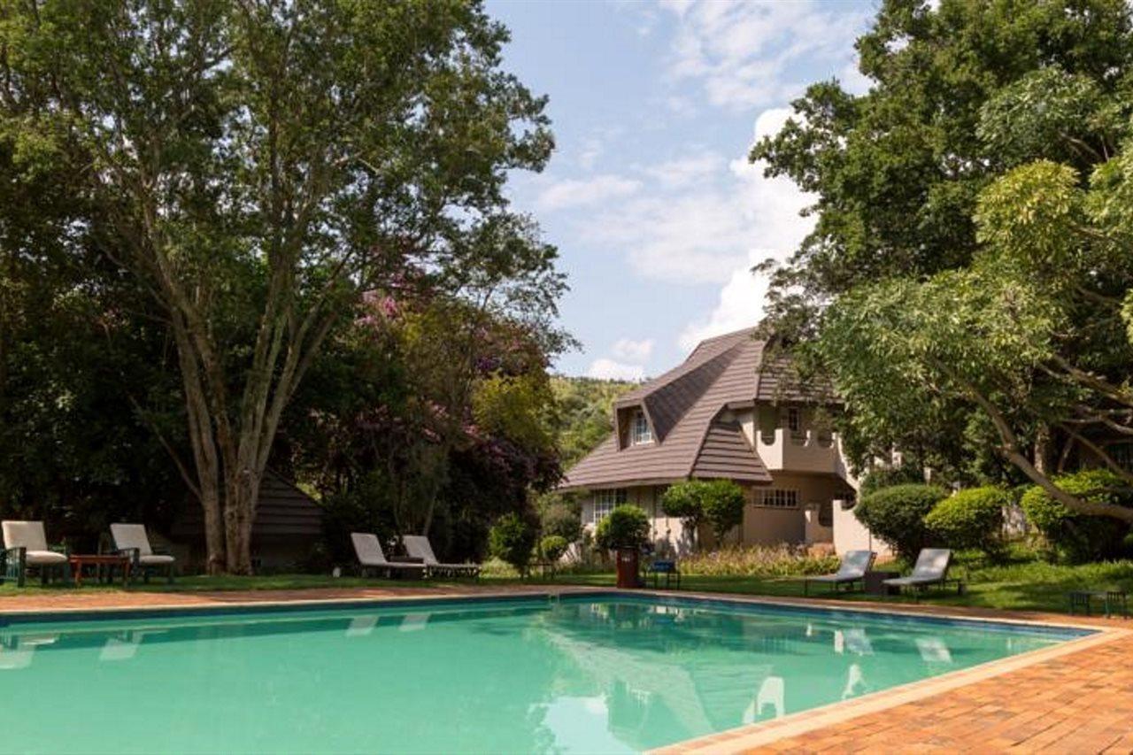 Mount Grace Hotel & Spa Magaliesburg Exterior photo The swimming pool at the hotel