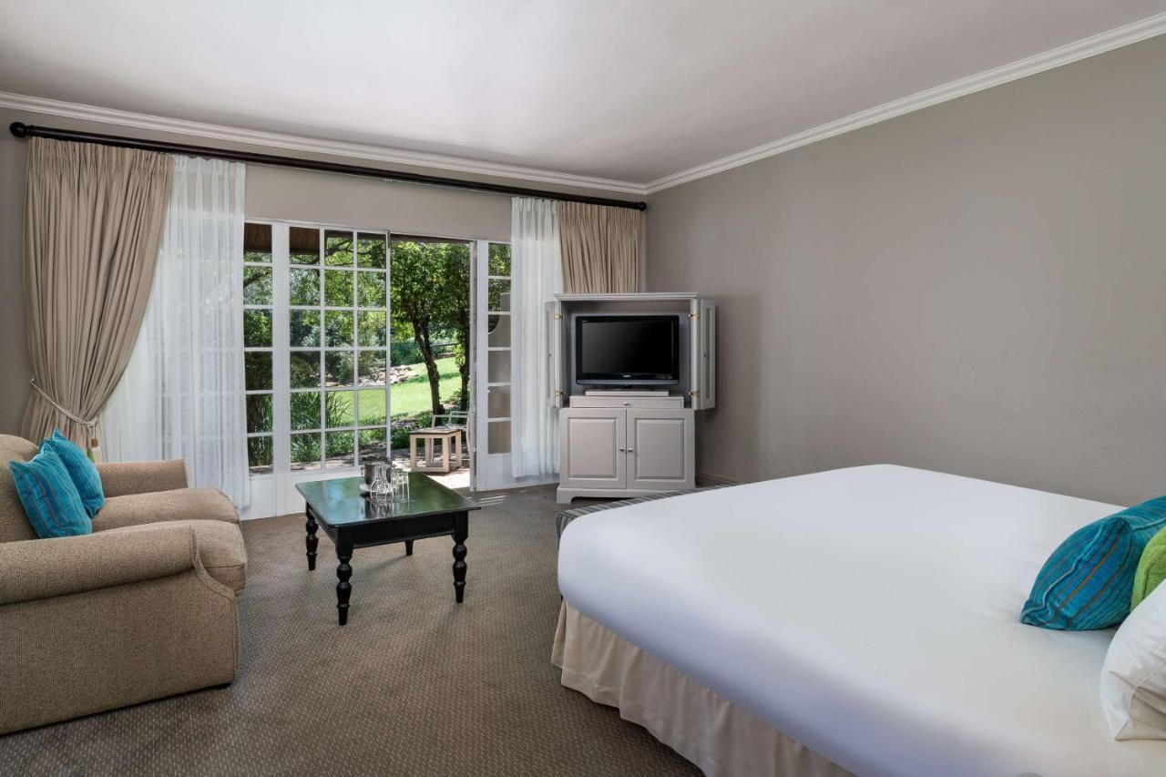 Mount Grace Hotel & Spa Magaliesburg Exterior photo A room at the hotel