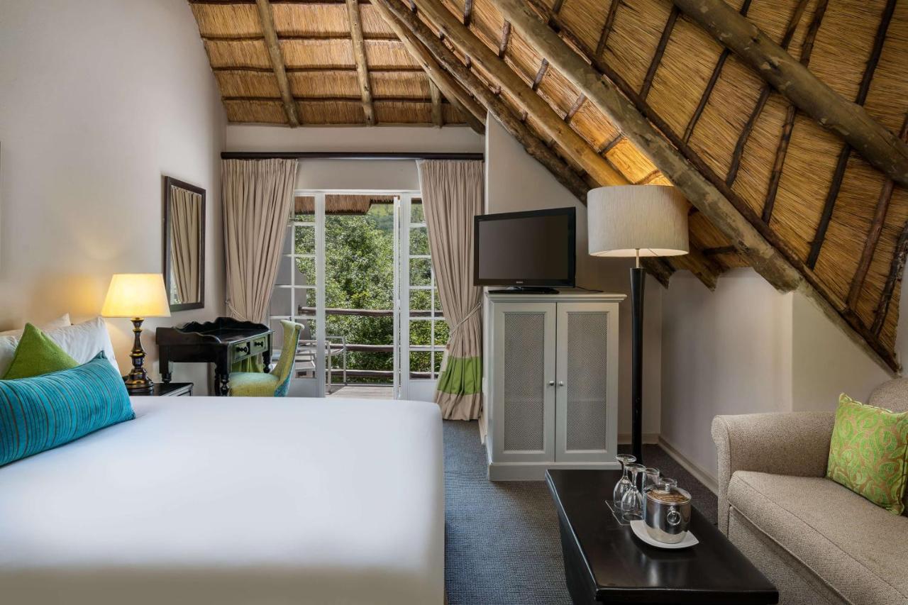 Mount Grace Hotel & Spa Magaliesburg Exterior photo A room at the hotel