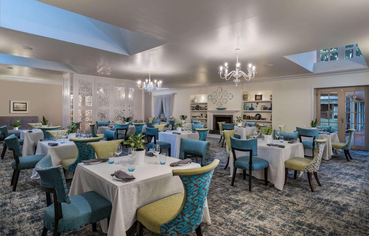 Mount Grace Hotel & Spa Magaliesburg Exterior photo The dining room at the Inn at St. John's
