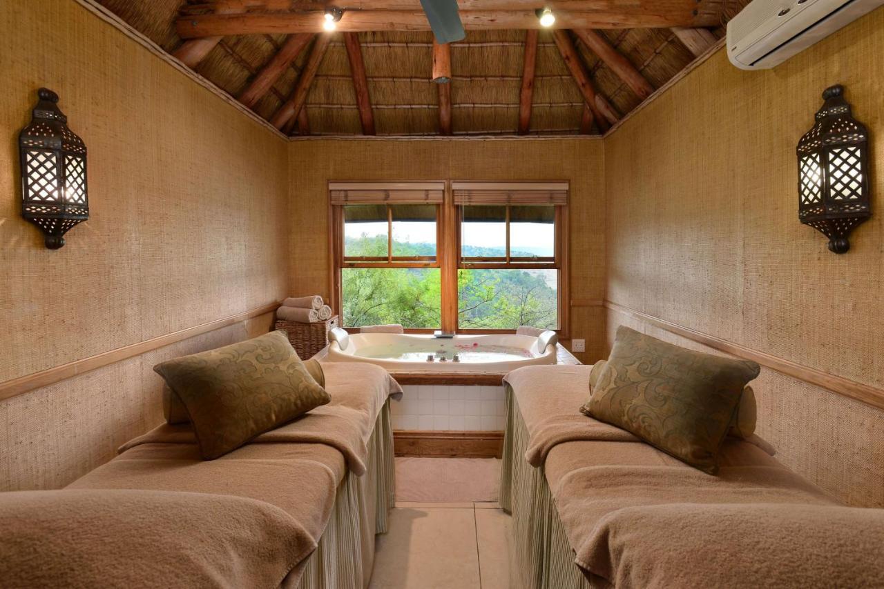 Mount Grace Hotel & Spa Magaliesburg Exterior photo A bathroom at the Balesin Island Club
