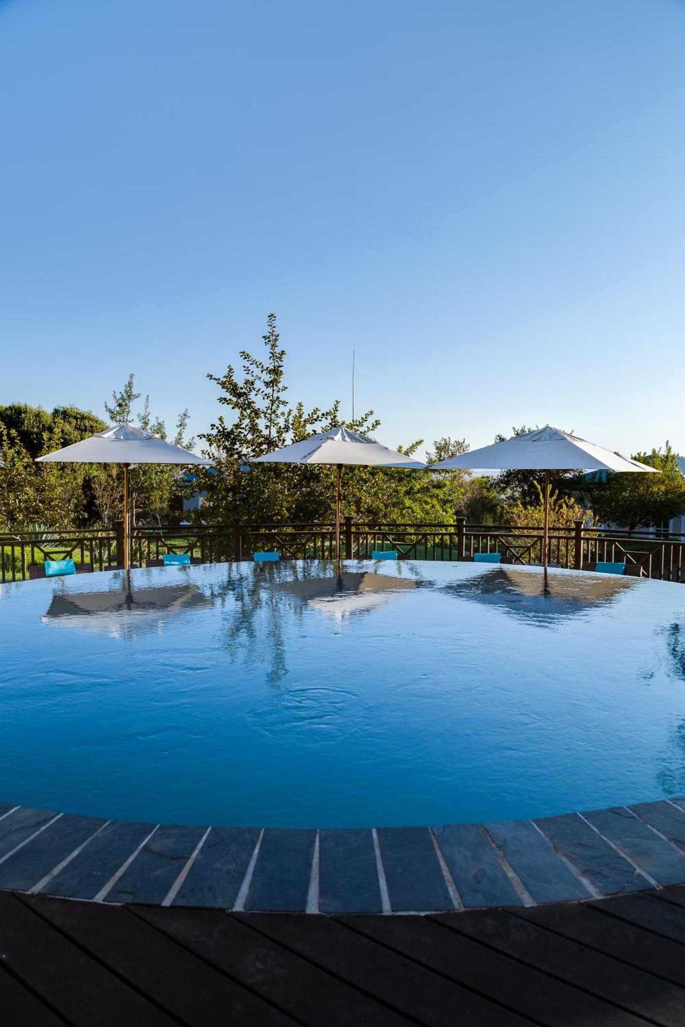 Mount Grace Hotel & Spa Magaliesburg Exterior photo The swimming pool at the hotel