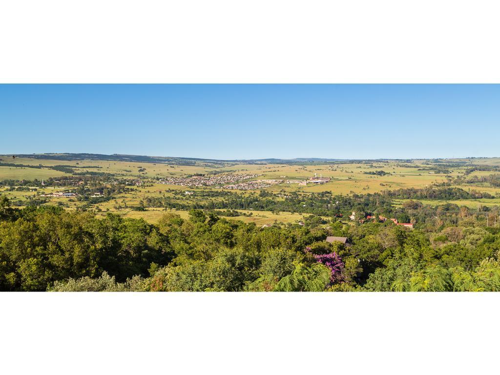 Mount Grace Hotel & Spa Magaliesburg Exterior photo Panorama of the town