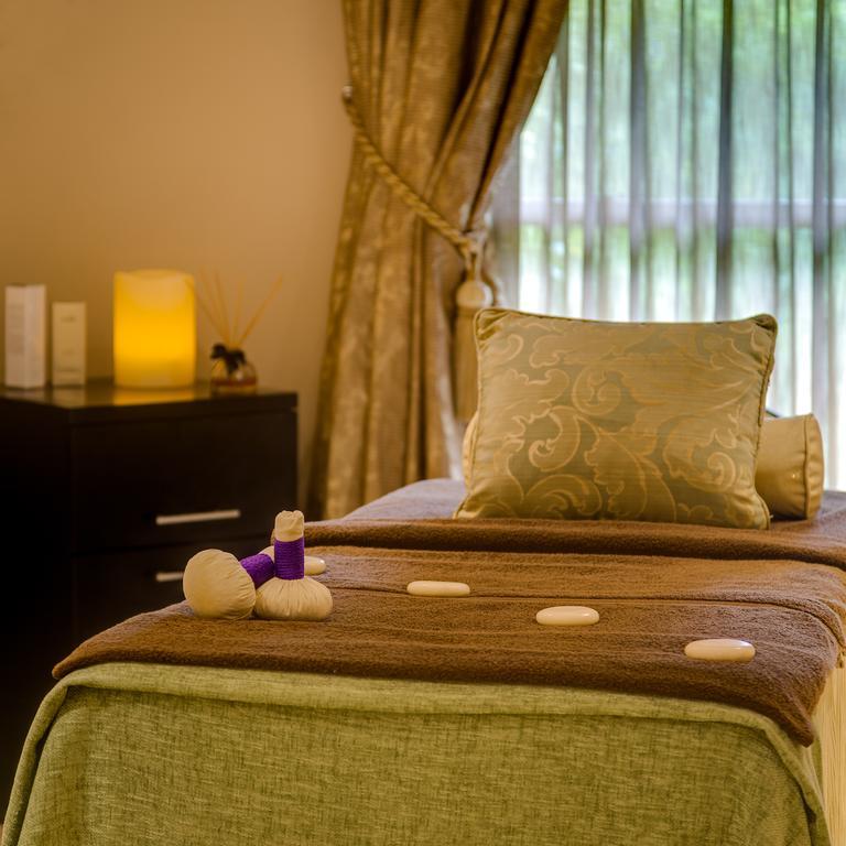 Mount Grace Hotel & Spa Magaliesburg Exterior photo A massage bed