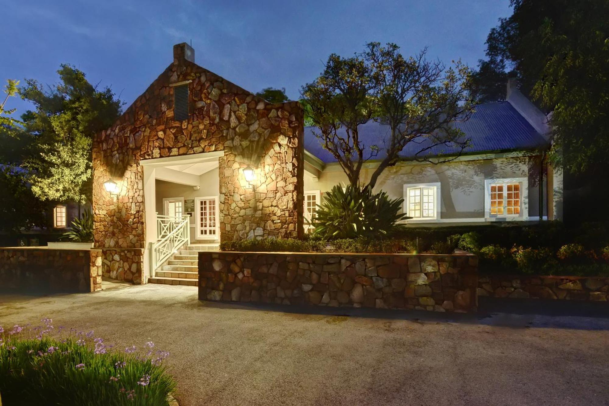 Mount Grace Hotel & Spa Magaliesburg Exterior photo The entrance to the house