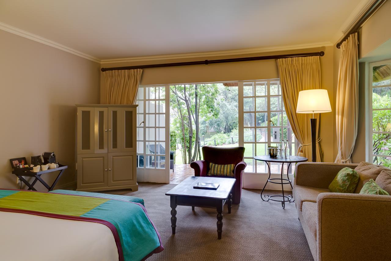 Mount Grace Hotel & Spa Magaliesburg Exterior photo A room at the hotel