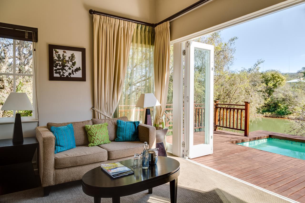 Mount Grace Hotel & Spa Magaliesburg Exterior photo A suite at the resort