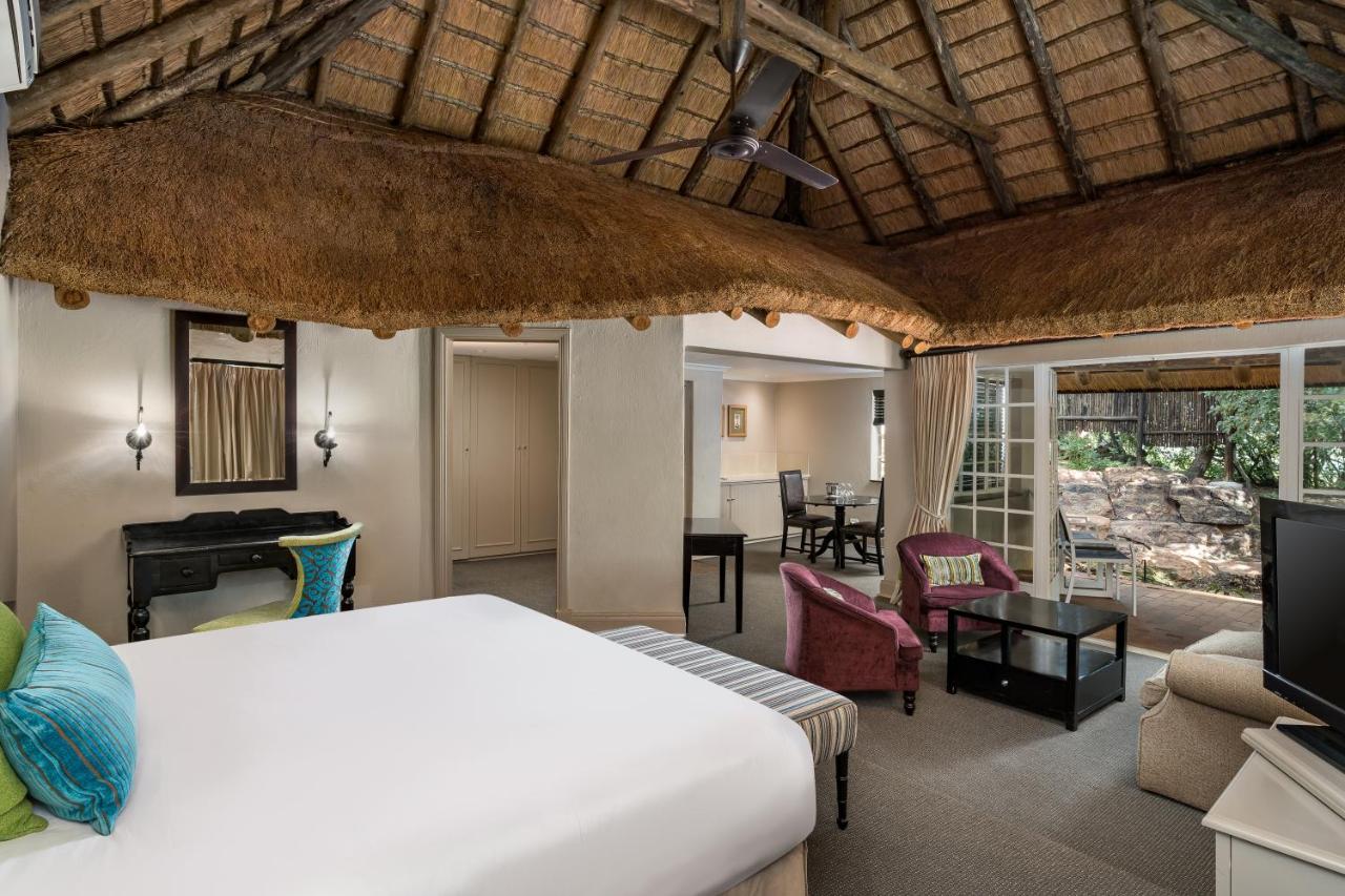 Mount Grace Hotel & Spa Magaliesburg Exterior photo A suite at the Taj Bengal